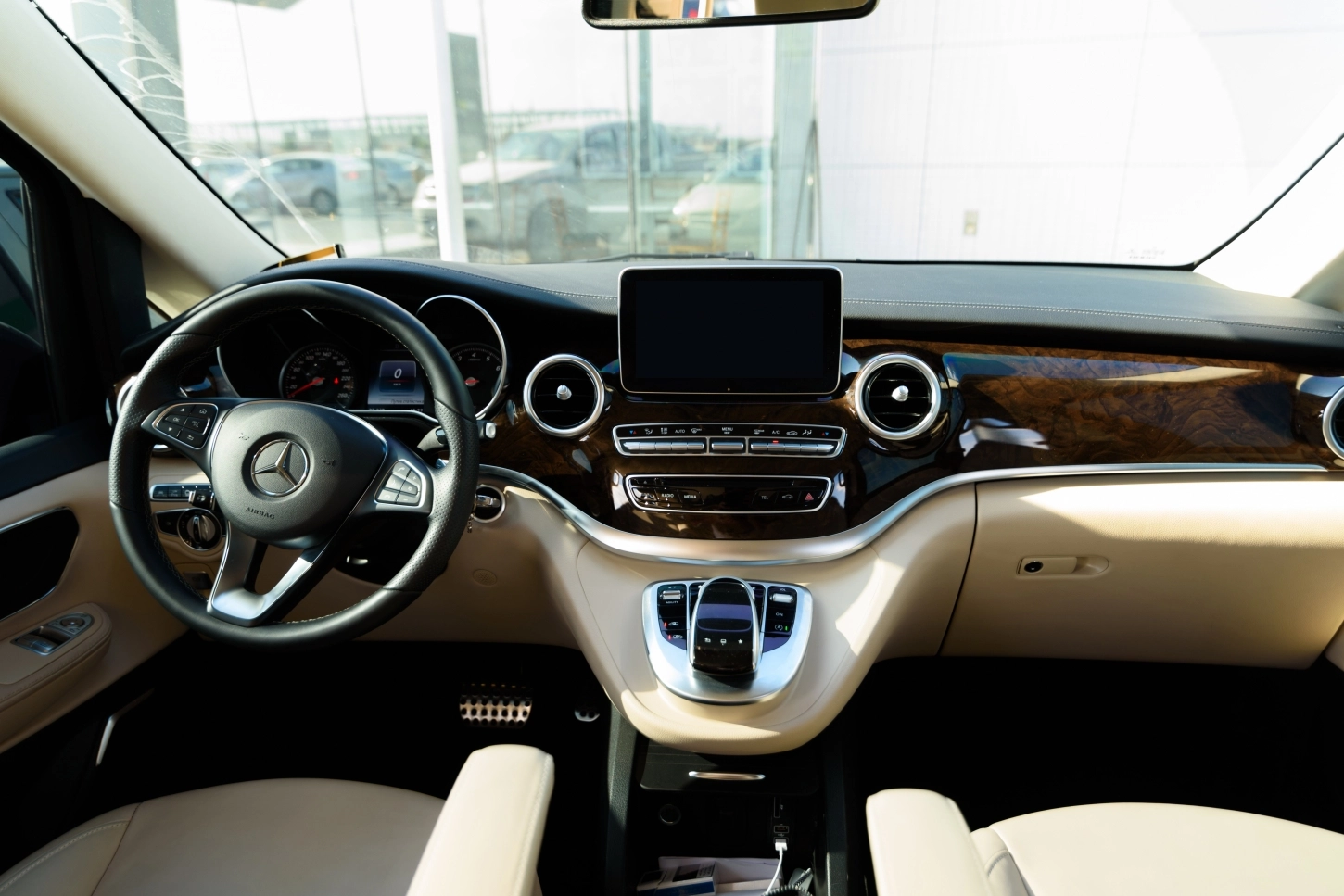 Je Mercedes laten ombouwen naar lichte vracht biedt heldere voordelen.